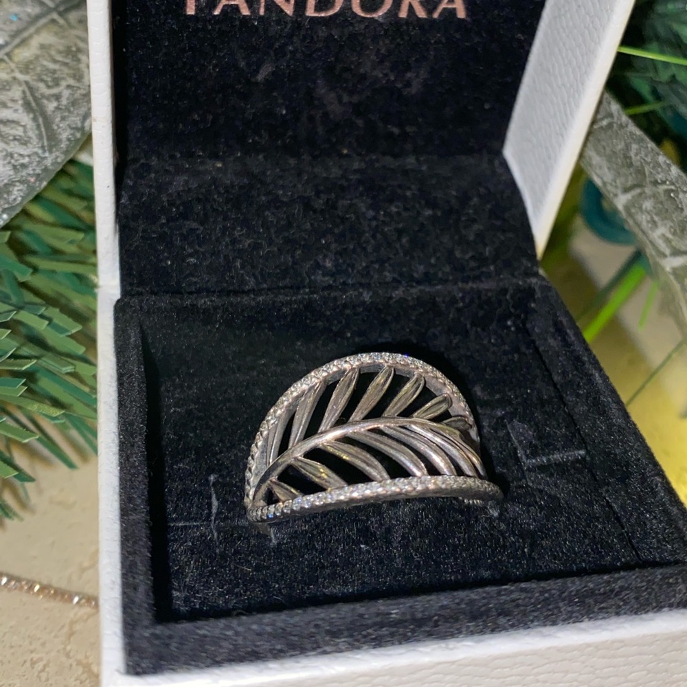 Pandora Tropical Palm Leaf ring 🌴